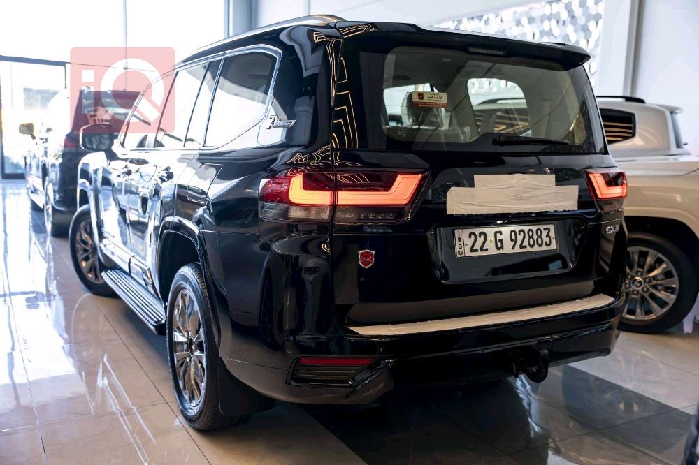 تۆیۆتا لاند کروزەر